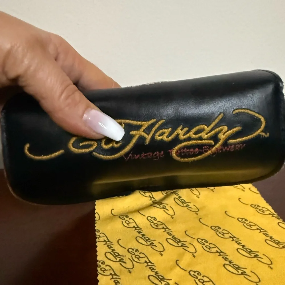 Ed Hardy Black eye glass case and cloth with Embroidered Design